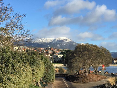 Sunrise On The Bay - Sunshine Coast Tourism 21