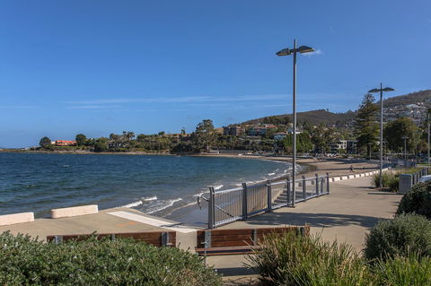 Sunrise On The Bay - Sunshine Coast Tourism 19