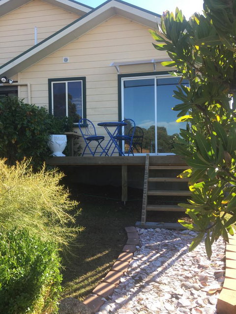 Bicheno Bell - Sunshine Coast Tourism 7