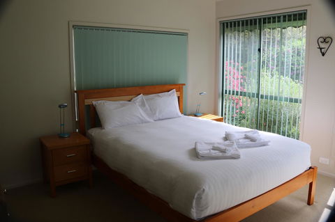 Hazards Beach House - Holiday Sunshine Coast 12