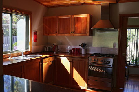 Hazards Beach House - Holiday Sunshine Coast 4
