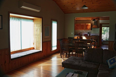 Hazards Beach House - Holiday Sunshine Coast 6