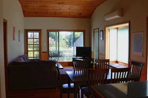 Hazards Beach House - Holiday Sunshine Coast 8