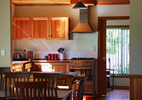 Hazards Beach House - Holiday Sunshine Coast 5