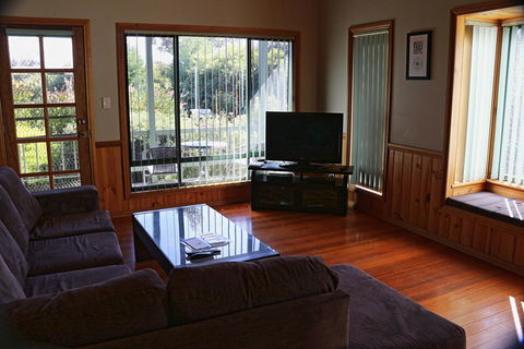 Hazards Beach House - Holiday Sunshine Coast 7