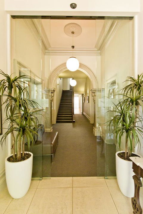 Deloraine Hotel - Sunshine Coast Tourism 18