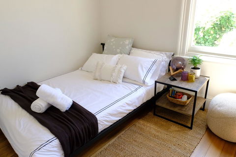 White House - Holiday Sunshine Coast 8