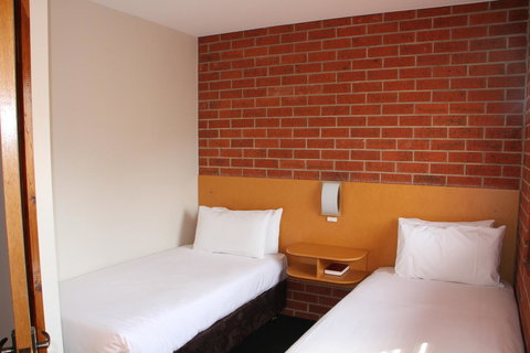 Bay Hotel Apartments - Sunshine Coast Tourism 31