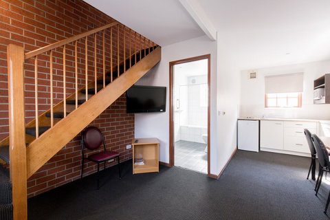 Bay Hotel Apartments - Sunshine Coast Tourism 7