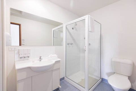 Bay Hotel Apartments - Sunshine Coast Tourism 14