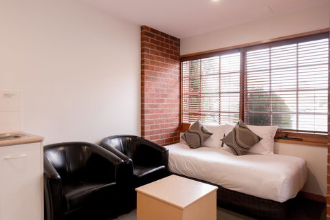 Bay Hotel Apartments - Sunshine Coast Tourism 18