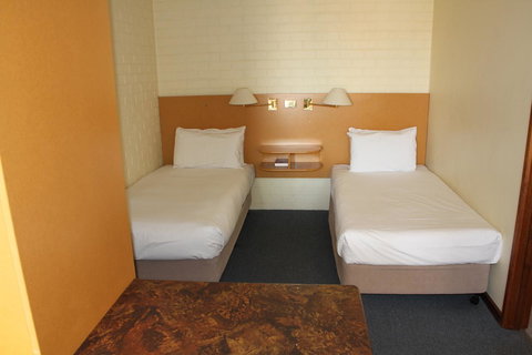 Bay Hotel Apartments - Sunshine Coast Tourism 30