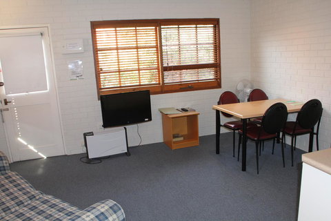 Bay Hotel Apartments - Sunshine Coast Tourism 33