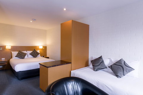 Bay Hotel Apartments - Sunshine Coast Tourism 13