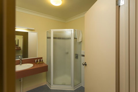 Panorama Hotel St Helens - Sunshine Coast Tourism 4