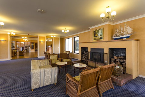 Panorama Hotel St Helens - Sunshine Coast Tourism 8