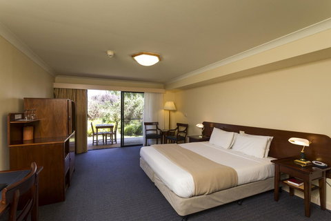 Panorama Hotel St Helens - Sunshine Coast Tourism 6