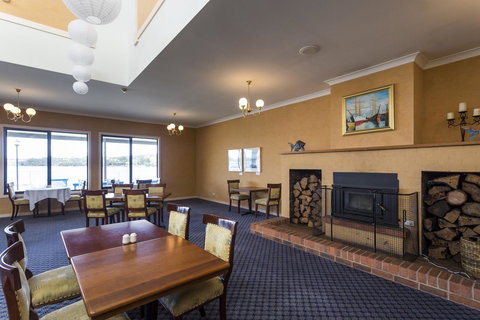 Panorama Hotel St Helens - Sunshine Coast Tourism 7