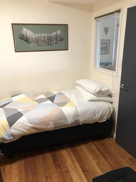 Beachside Taroona With Spa - Sunshine Coast Tourism 13