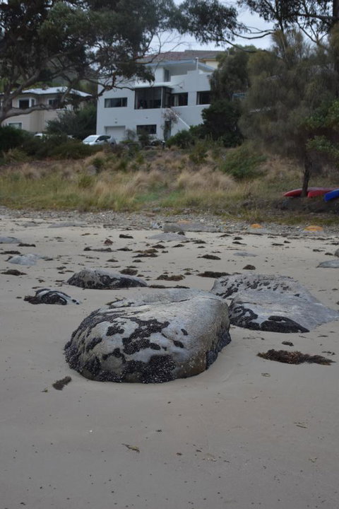 Beachside Taroona With Spa - Sunshine Coast Tourism 21