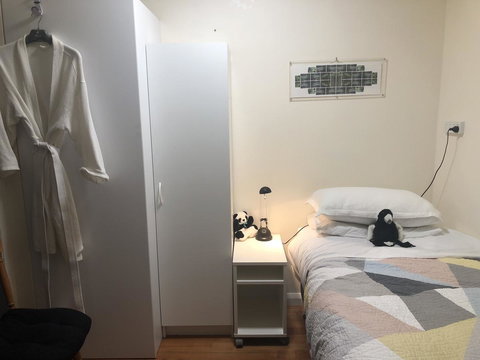 Beachside Taroona With Spa - Sunshine Coast Tourism 3