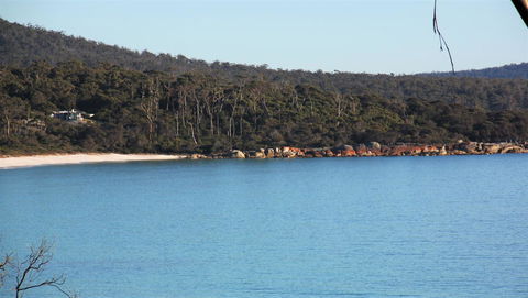 KINGFISHER COTTAGE Beachfront At The Binalong Bay - Holiday Sunshine Coast 12