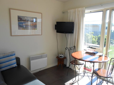 Tidelines Of Bicheno - Sunshine Coast Tourism 19