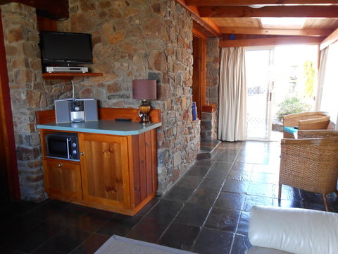 Tidelines Of Bicheno - Sunshine Coast Tourism 5