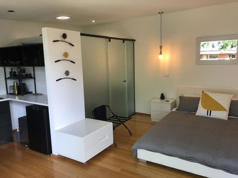 Studio SixA ... A Haven In The Heart Of Hobart - Holiday Sunshine Coast 1