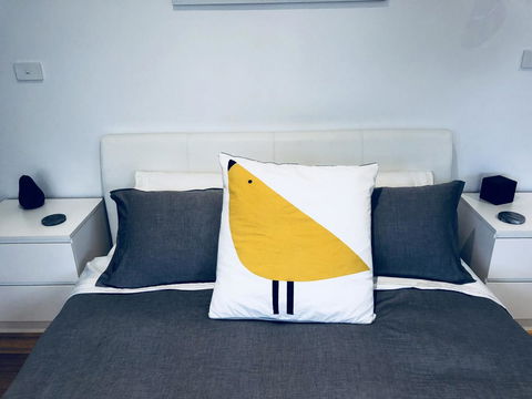 Studio SixA ... A Haven In The Heart Of Hobart - Holiday Sunshine Coast 5