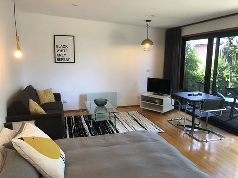 Studio SixA ... A Haven In The Heart Of Hobart - Holiday Sunshine Coast 2