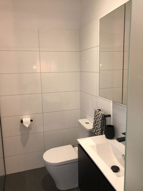 Studio SixA ... A Haven In The Heart Of Hobart - Holiday Sunshine Coast 13