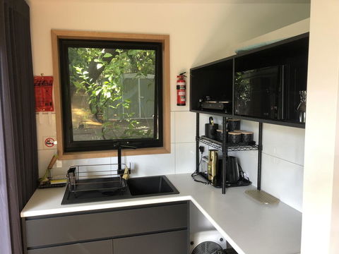 Studio SixA ... A Haven In The Heart Of Hobart - Holiday Sunshine Coast 8