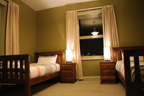 The Tasmanian Inn - Holiday Sunshine Coast 39