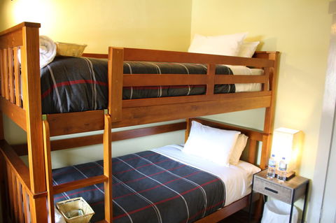 The Tasmanian Inn - Holiday Sunshine Coast 24