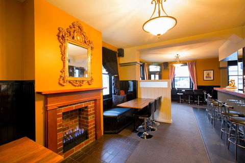 The Tasmanian Inn - Holiday Sunshine Coast 36