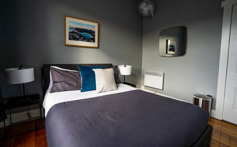 The Tasmanian Inn - Holiday Sunshine Coast 8