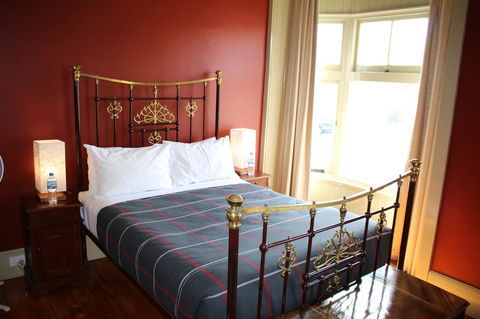 The Tasmanian Inn - Holiday Sunshine Coast 21
