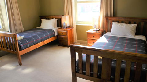 The Tasmanian Inn - Holiday Sunshine Coast 15