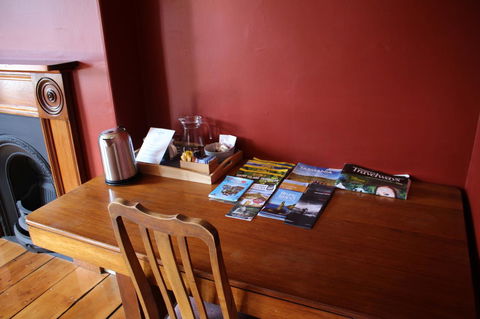 The Tasmanian Inn - Holiday Sunshine Coast 19
