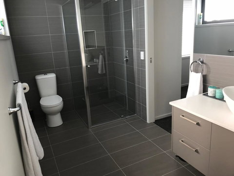 Self Contained Beach View Apartment - Holiday Sunshine Coast 10