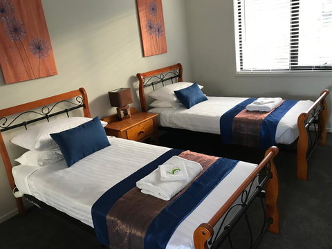 Self Contained Beach View Apartment - Holiday Sunshine Coast 12