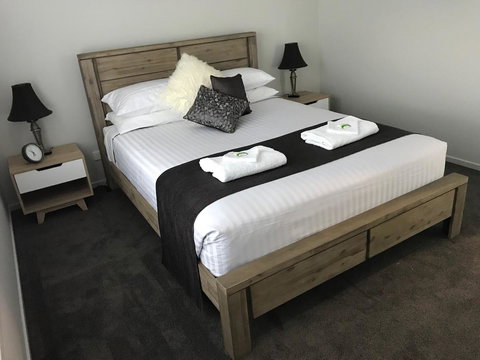 Self Contained Beach View Apartment - Holiday Sunshine Coast 8