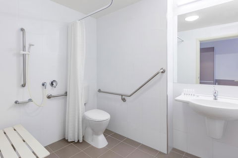 Travelodge Hotel Hobart Airport - Sunshine Coast Tourism 5