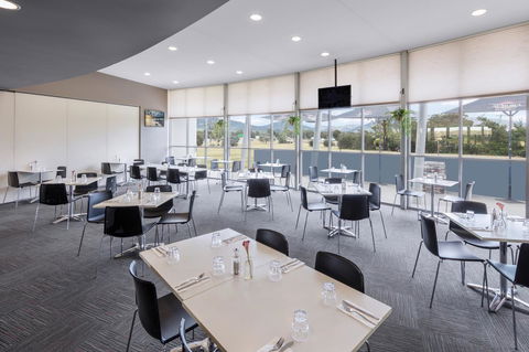 Travelodge Hotel Hobart Airport - Sunshine Coast Tourism 16