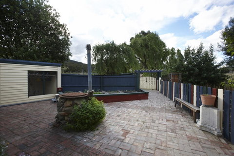 Blue Wren Riverside Cottage - Sunshine Coast Tourism 11