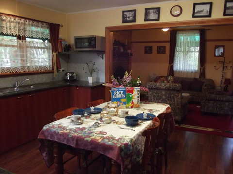 Blue Wren Riverside Cottage - Sunshine Coast Tourism 19