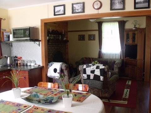 Blue Wren Riverside Cottage - Sunshine Coast Tourism 20