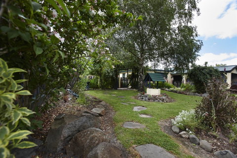 Blue Wren Riverside Cottage - Sunshine Coast Tourism 5