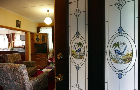 Blue Wren Riverside Cottage - Sunshine Coast Tourism 15